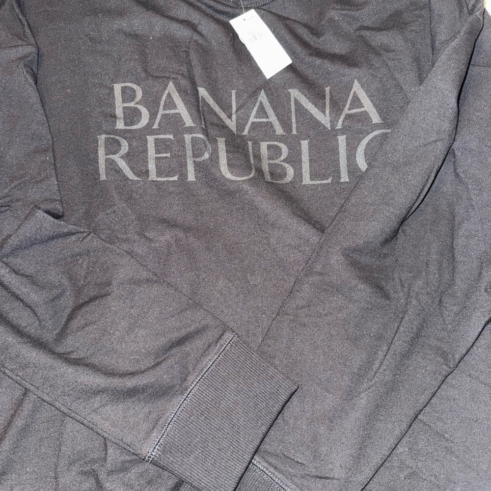 NWT Lot of 2 Banana Republic Black and Cream Logo Sweatshirts - Picture 5 of 6